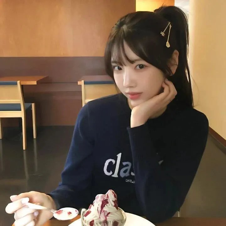 左撇子女孩