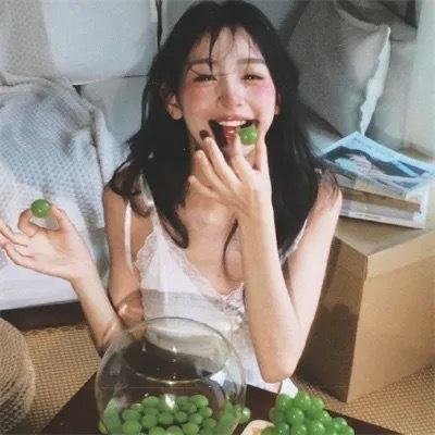维奥莱特·诺齐埃尔
